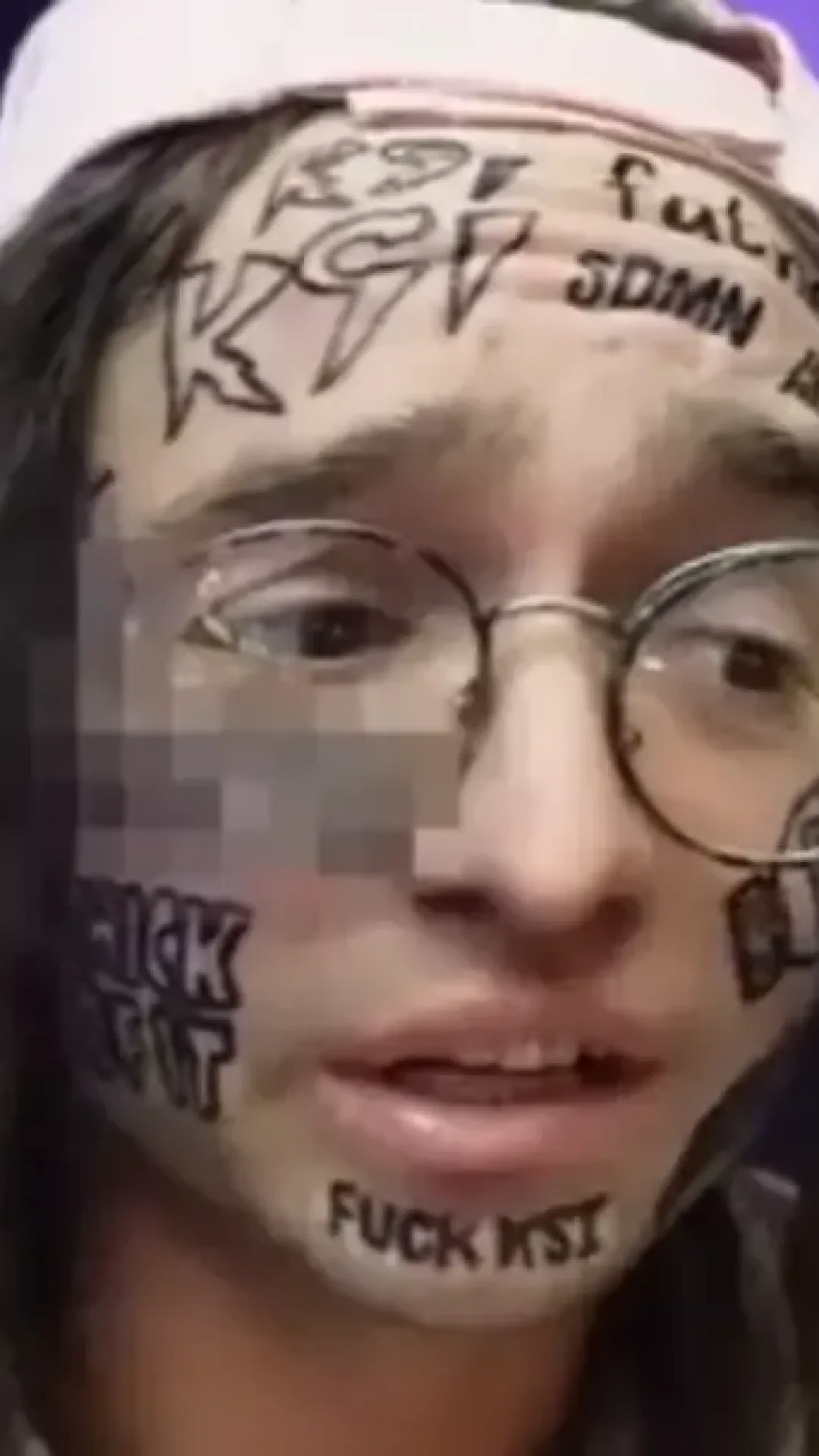 Homem explicou por que tem 600 tatuagens do KSI espalhadas pelo corpo