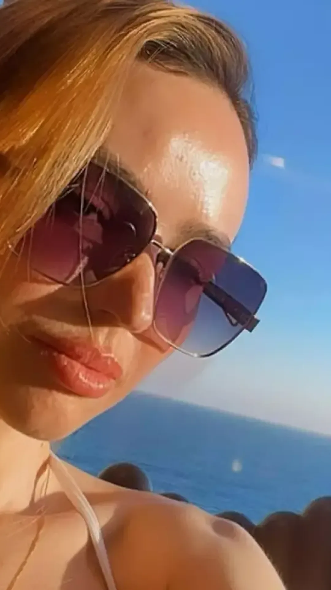 Influenciadora e a filha são encontradas mortas após vizinhos notarem um cheiro estranho vindo do apartamento no Rio de Janeiro