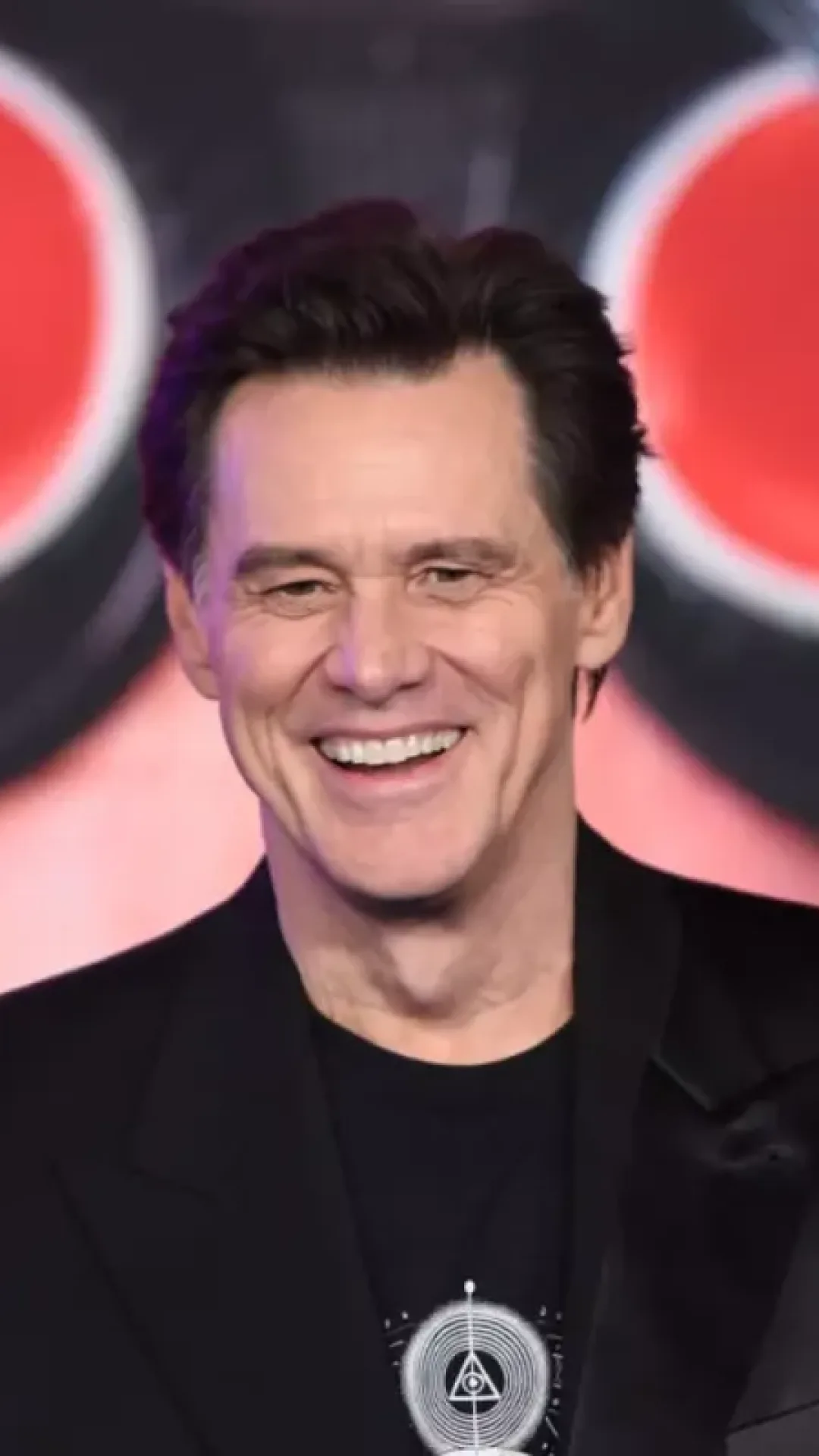 Jim Carrey diz que há um personagem que ele adoraria interpretar “mais uma vez”