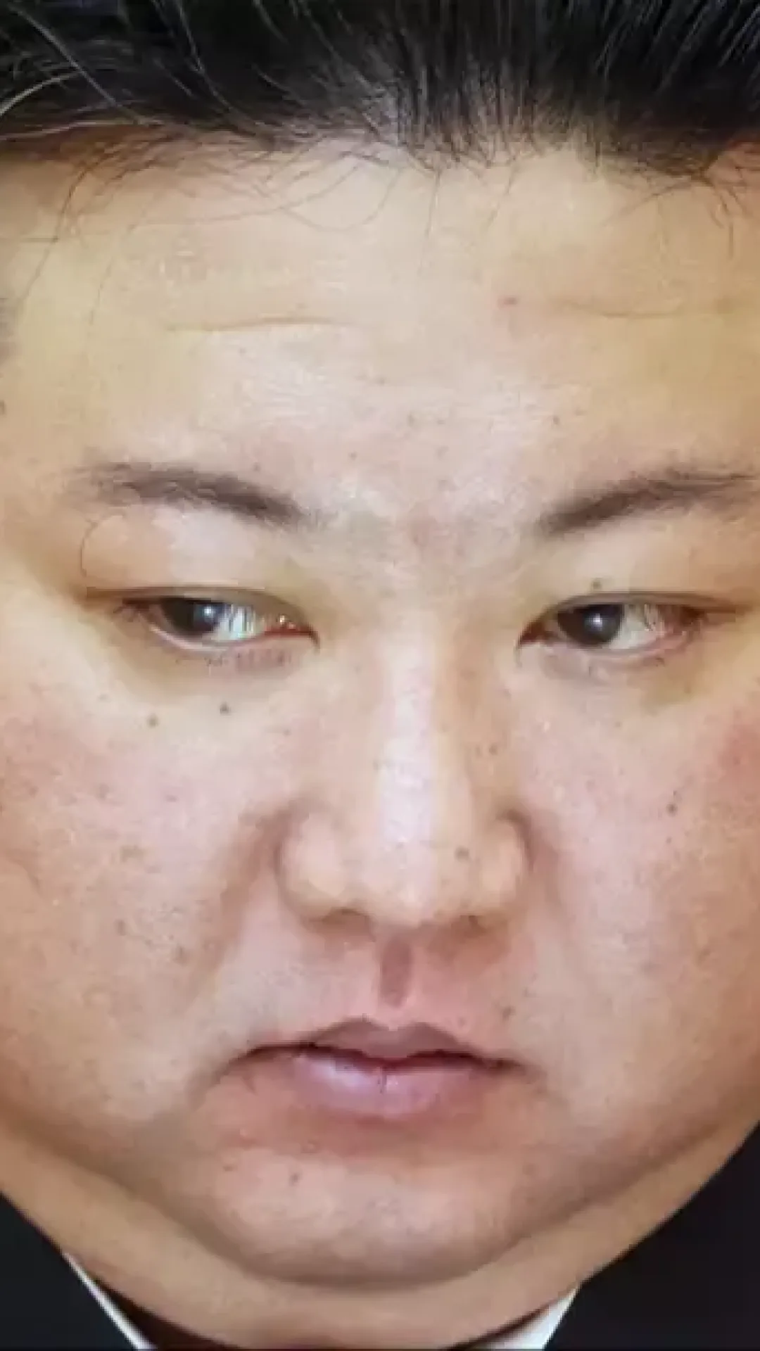 Kim Jong Un teria emitido uma ordem bizarra na Coreia do Norte para reprimir mulheres com implantes de seios, classificando-as como “antissocialistas”