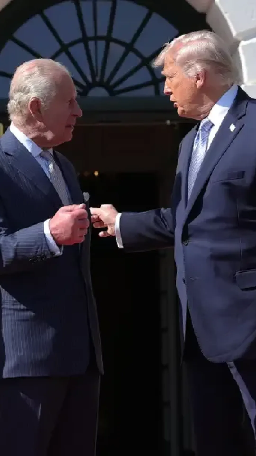 Leitor labial revela que o Rei Charles III fez uma declaração perturbadora a Donald Trump durante visita aos EUA