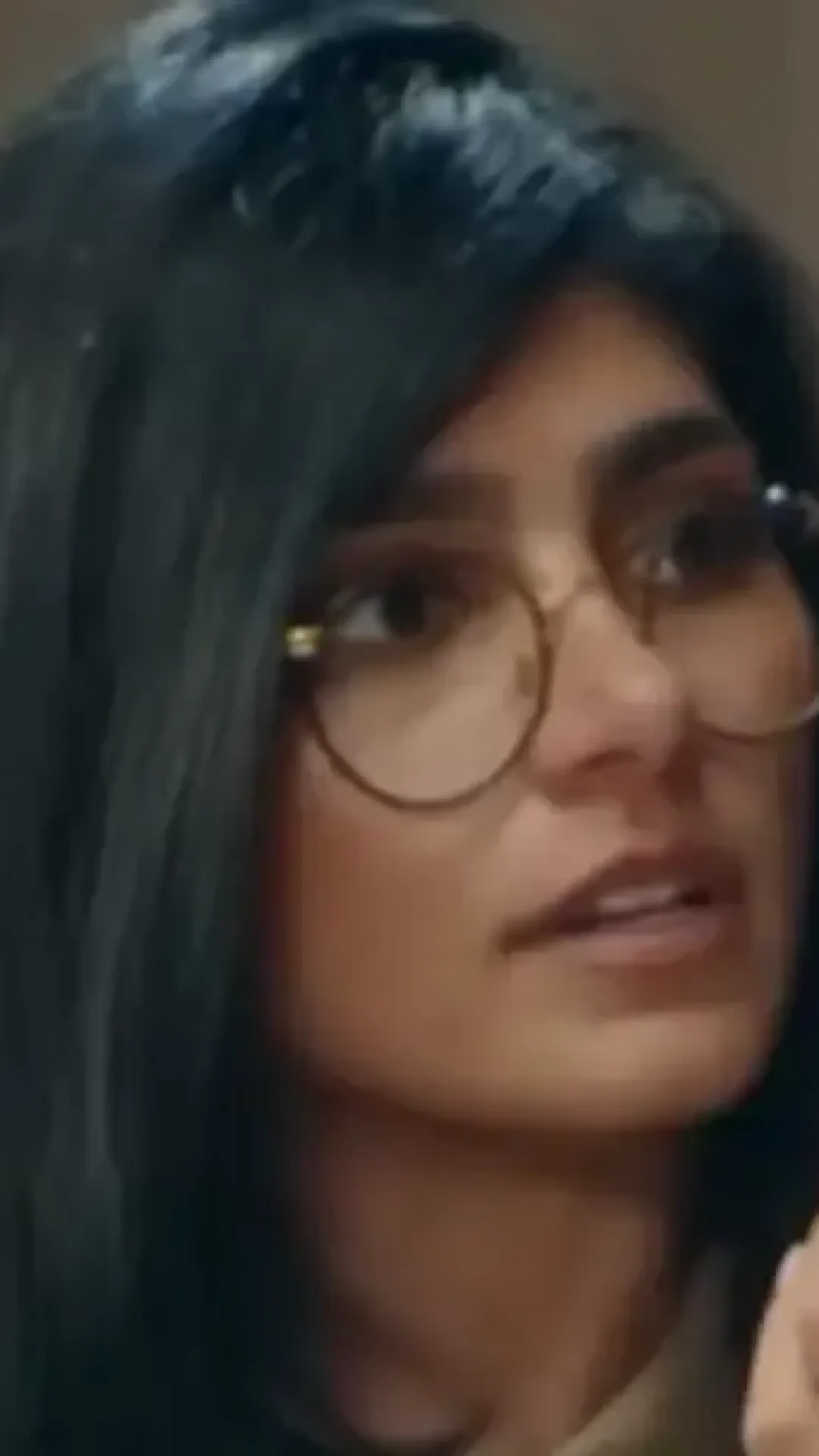 Mia Khalifa explica como sua vida sexual ainda é afetada 12 anos após o vídeo que a tornou famosa