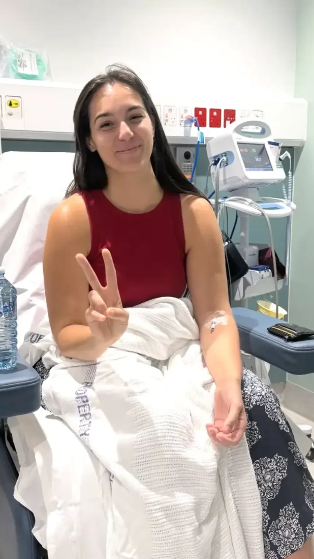 Mulher de 26 anos, com coceira excessiva, diagnosticou em si mesma um câncer após ser ignorada por médicos