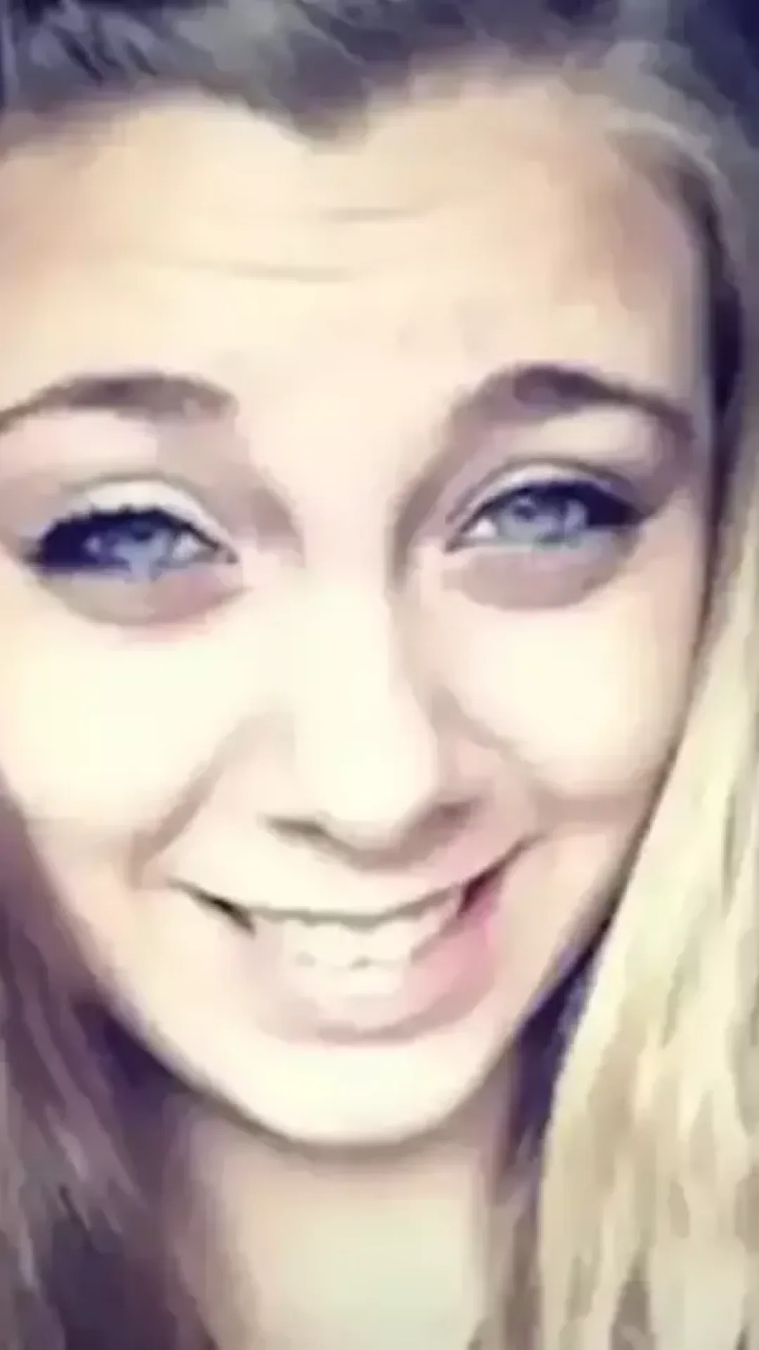 Mulher que arrancou os próprios olhos diz estar “mais feliz” mais de 6 anos após cometer ato horrível