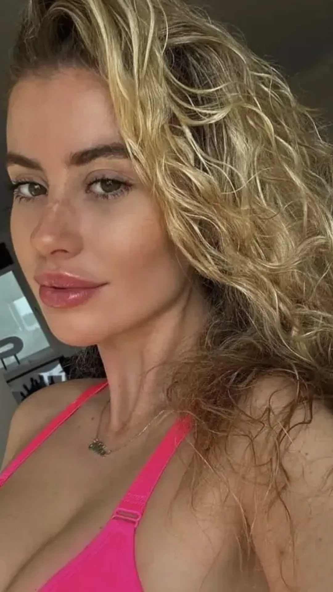 Mulher que foi sequestrada para ser vendida na dark web revela detalhes-chave que ela acredita terem salvo sua vida