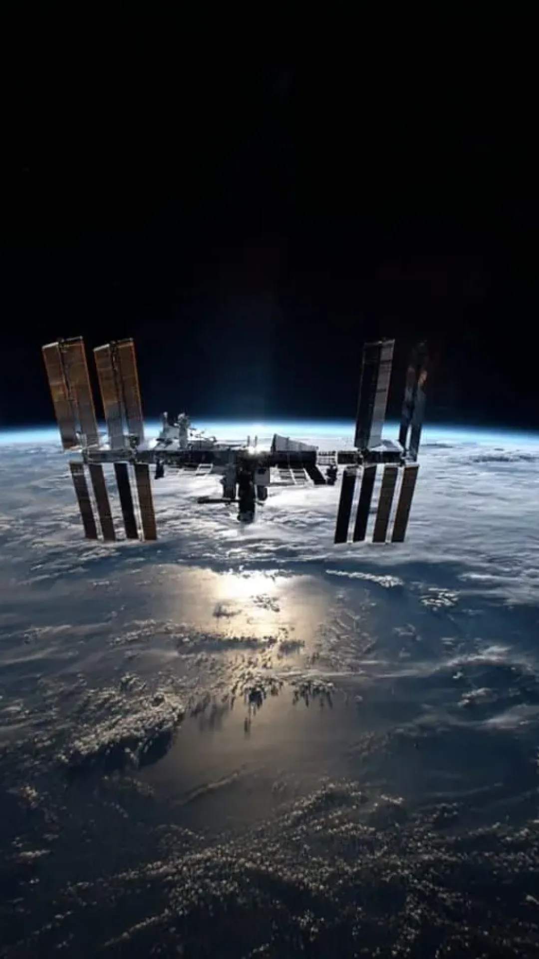 Não é da Terra: NASA confirma bactérias inéditas na Estação Espacial Internacional