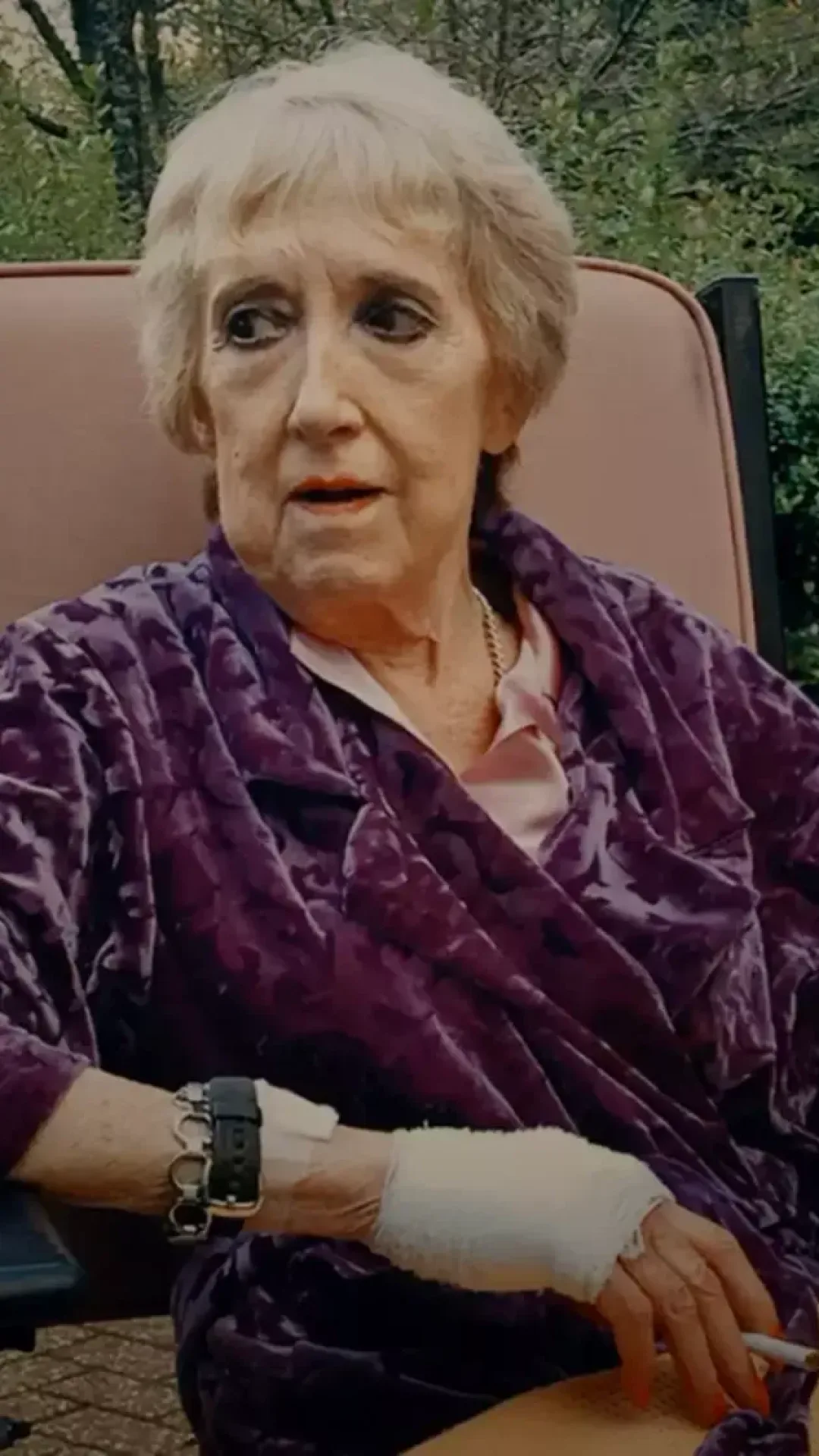 O caso aterrorizante de uma mulher que brincava sobre ter um esqueleto de mentira em seu jardim, mas que na verdade era seu marido