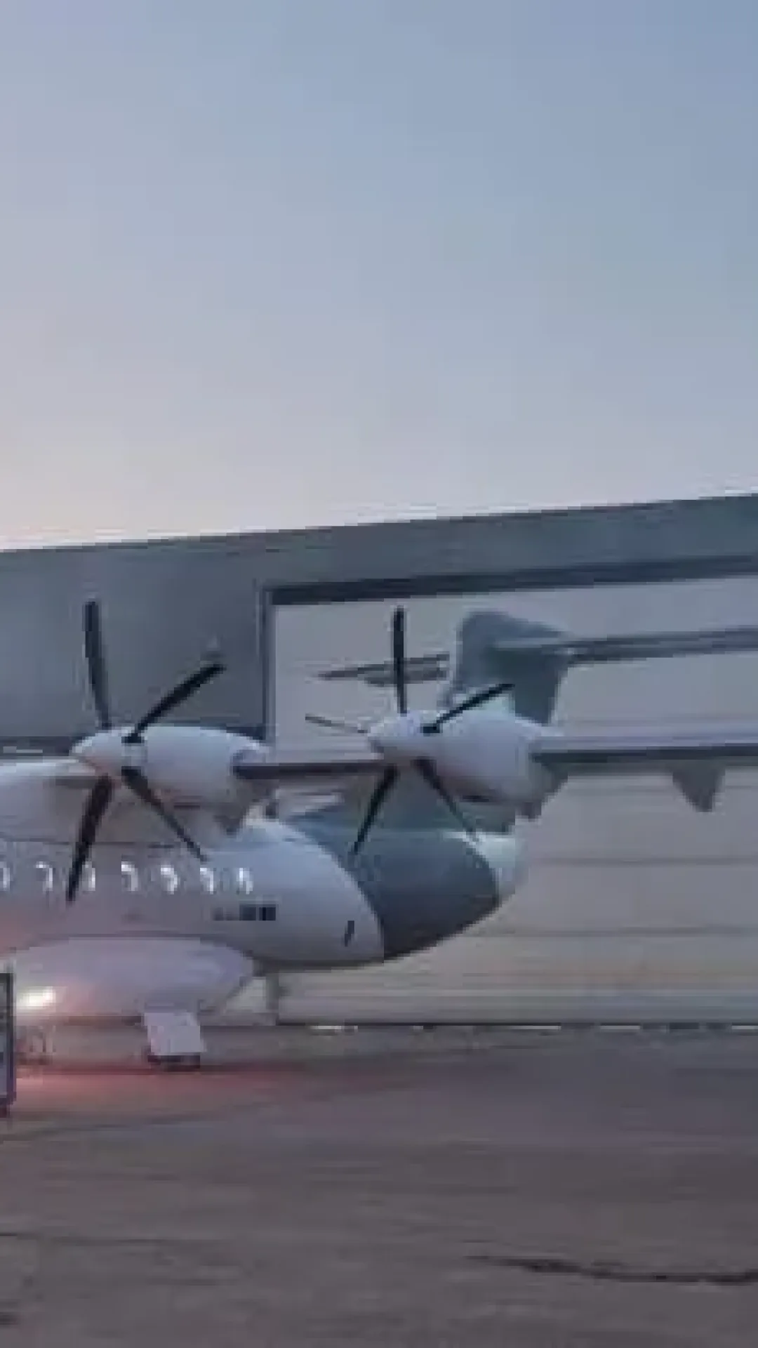 O maior avião totalmente elétrico já construído está prestes a decolar e pode mudar o futuro das viagens aéreas para sempre