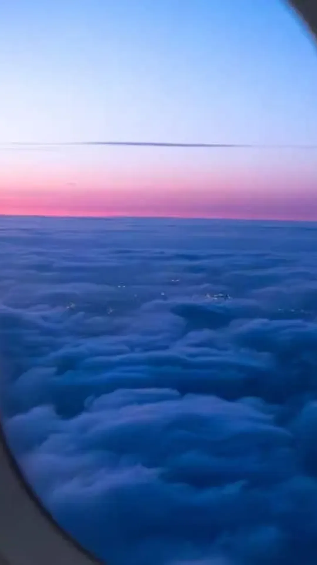 O motivo pelo qual você nunca consegue ver estrelas pela janela do avião enquanto está voando