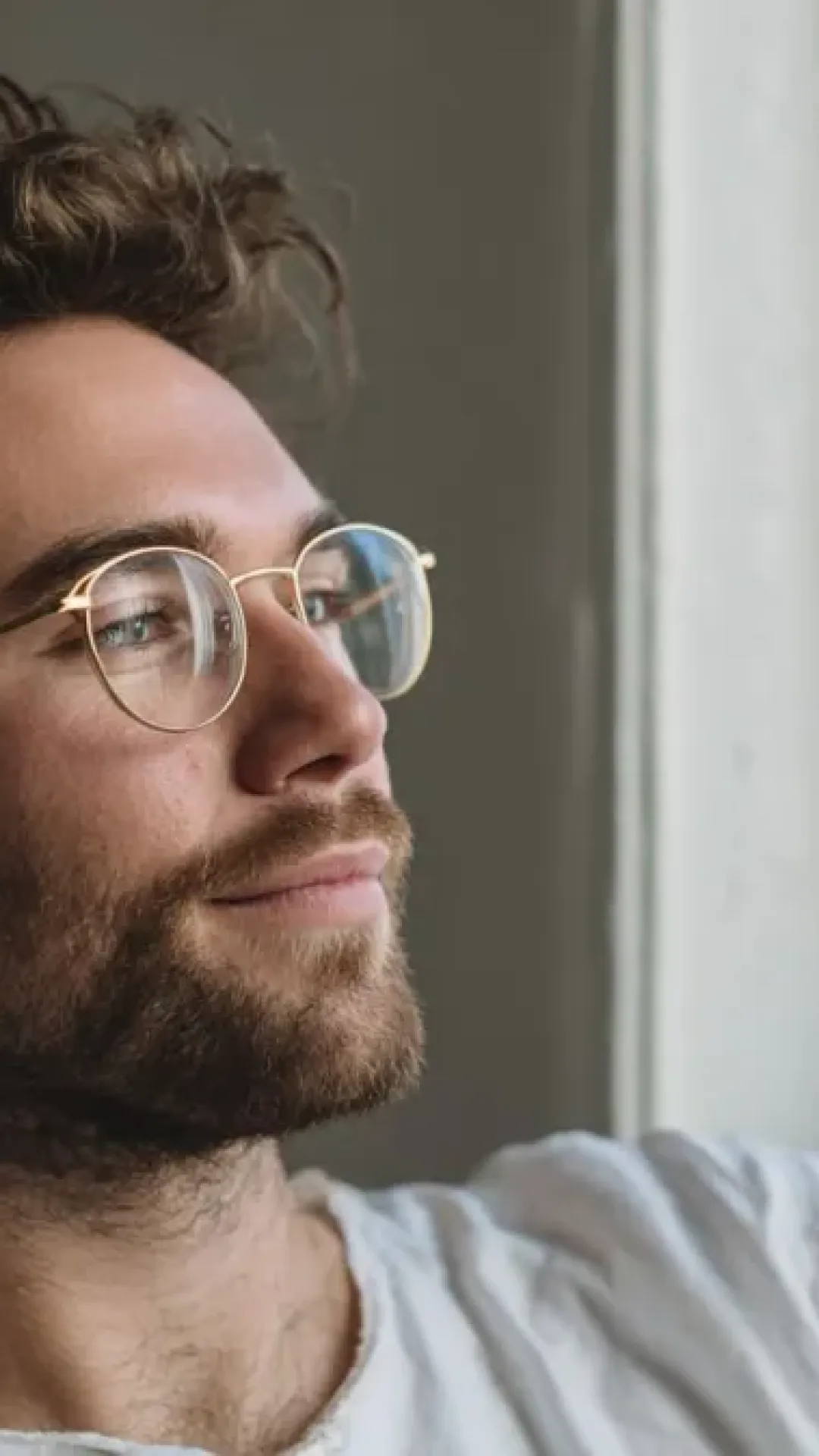 O que significa preferir ficar em casa do que sair com os amigos, segundo a psicologia?