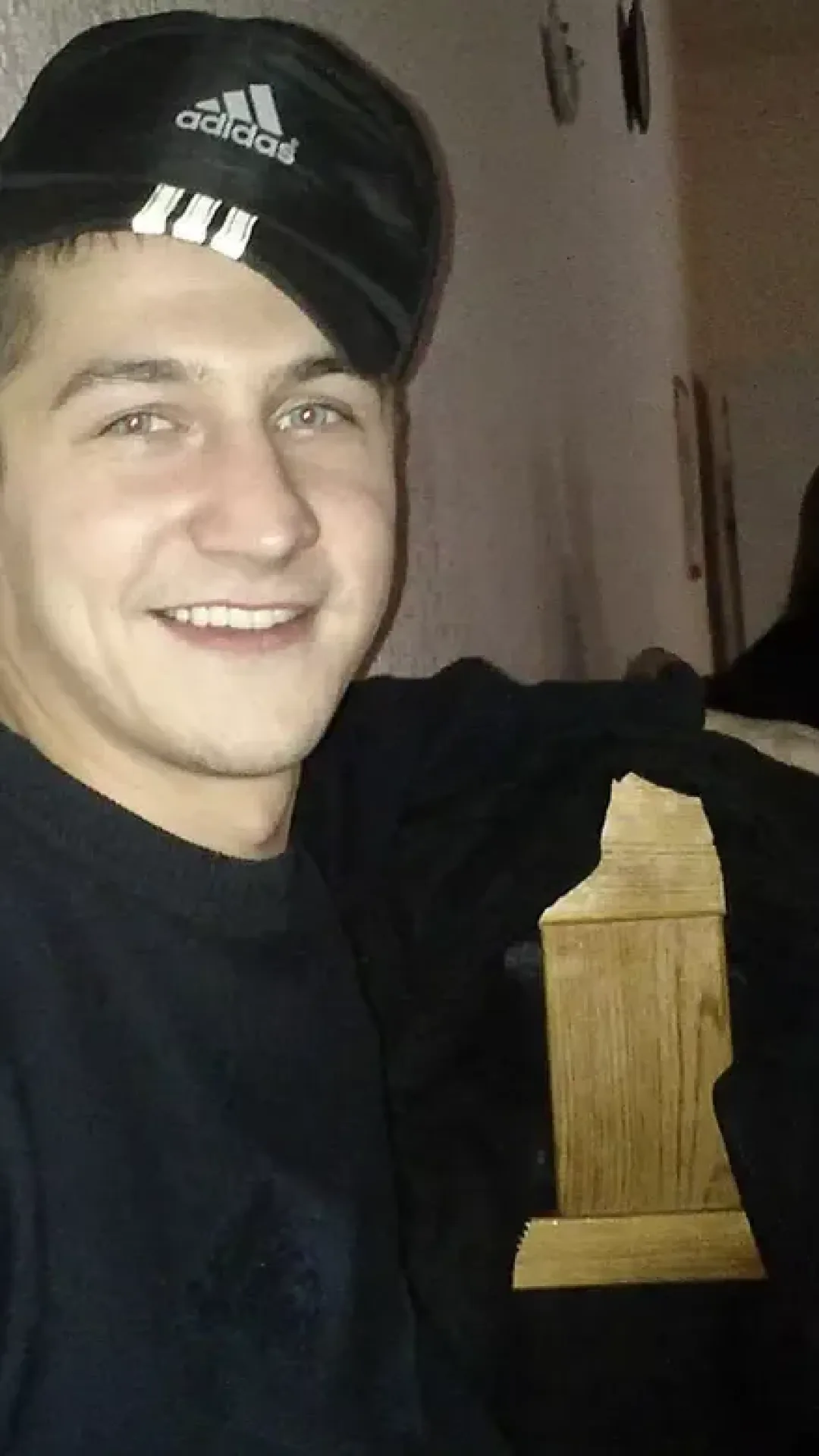 Pai obriga homem a cavar a própria cova e tirar a própria vida por ter abusado de sua filha