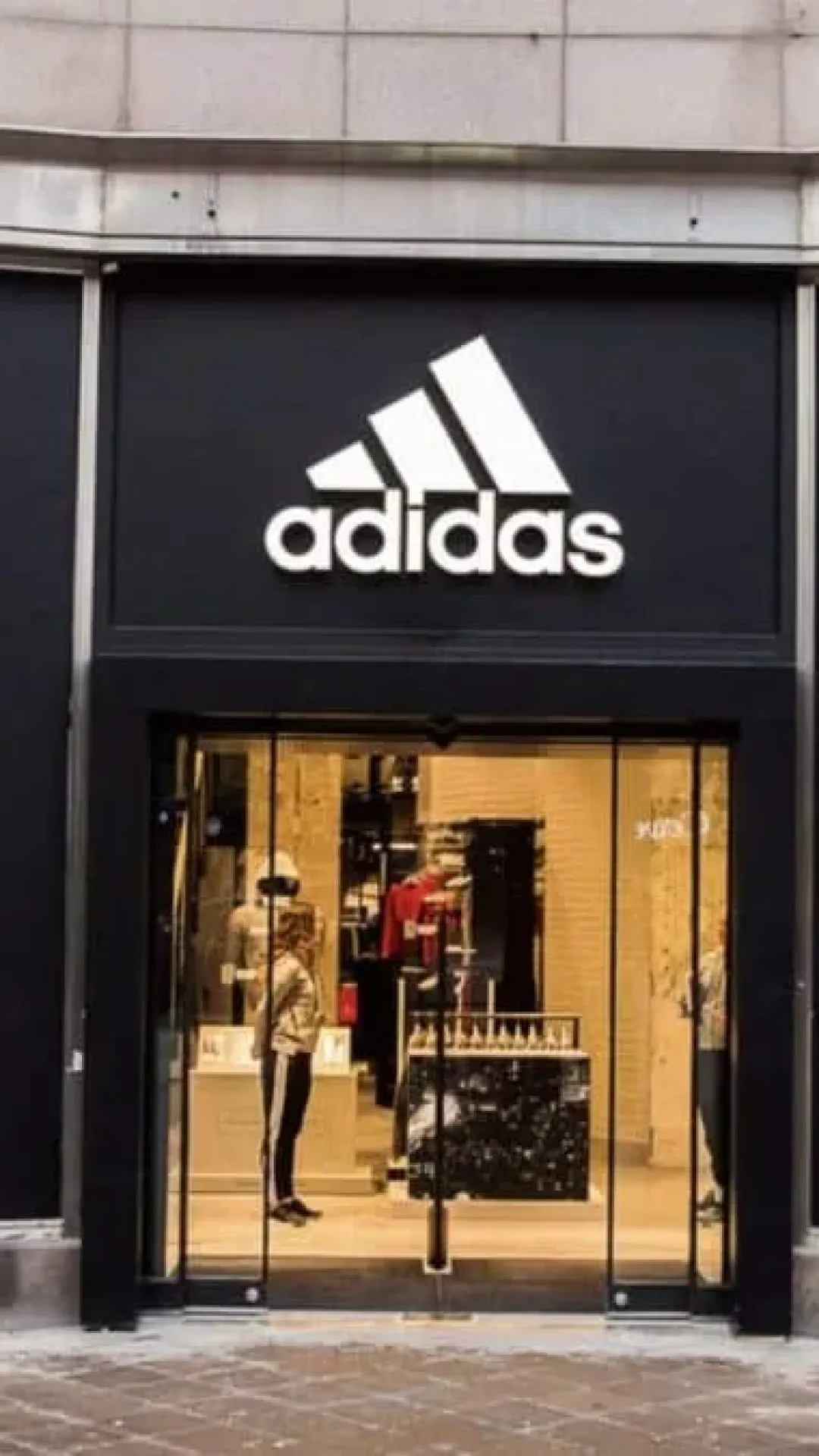 Pessoas estão descobrindo a ‘mensagem oculta’ no icônico logotipo da Adidas