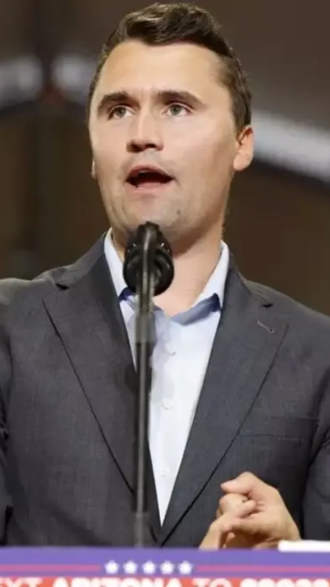 Pessoas estão sendo demitidas por supostamente comemorarem a morte de Charlie Kirk em campanha da direita
