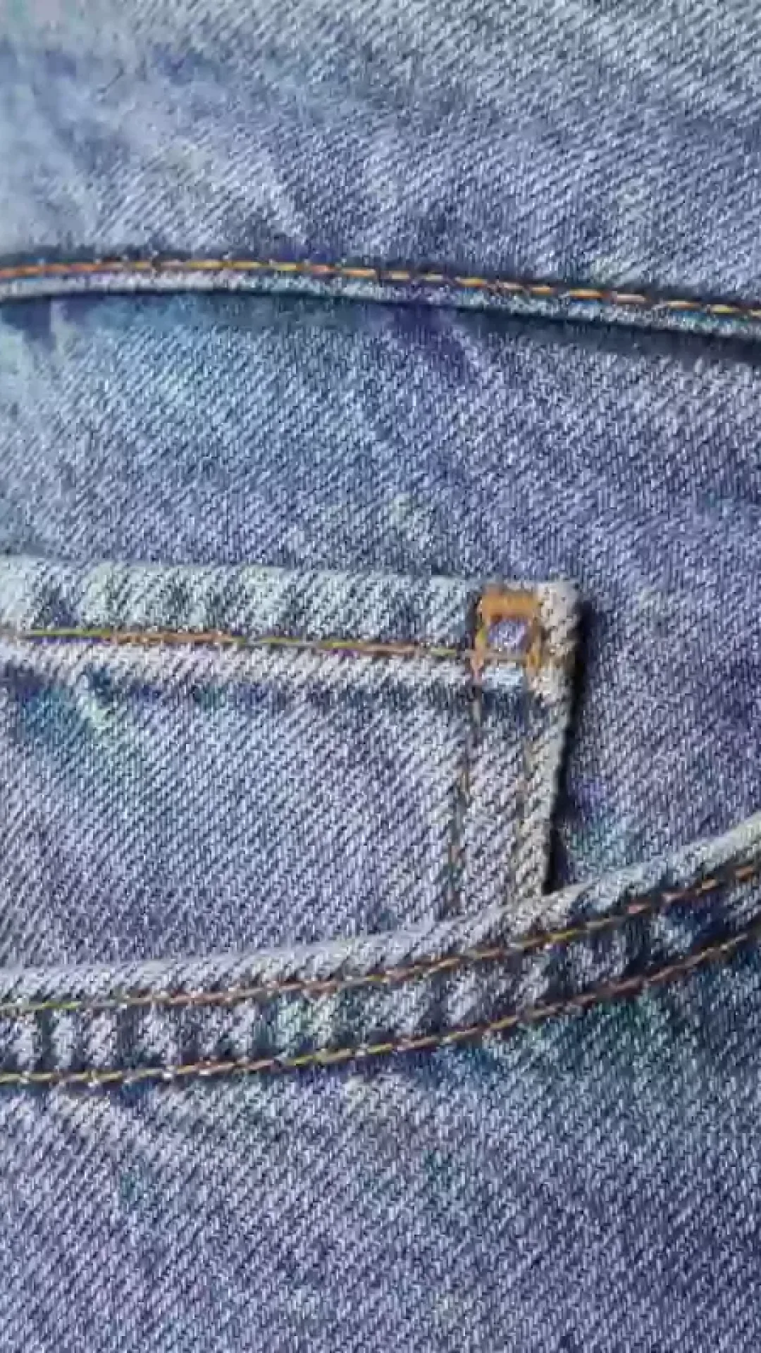 Pessoas estão surpresas ao descobrir para que servem os pequenos bolsos das calças jeans