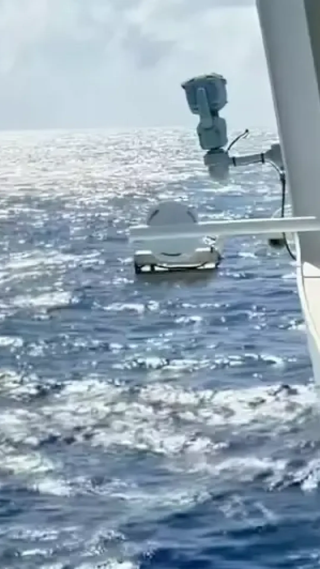 Pessoas ficam completamente “aterrorizadas” depois que uma mulher mostra como um navio de cruzeiro fica à noite