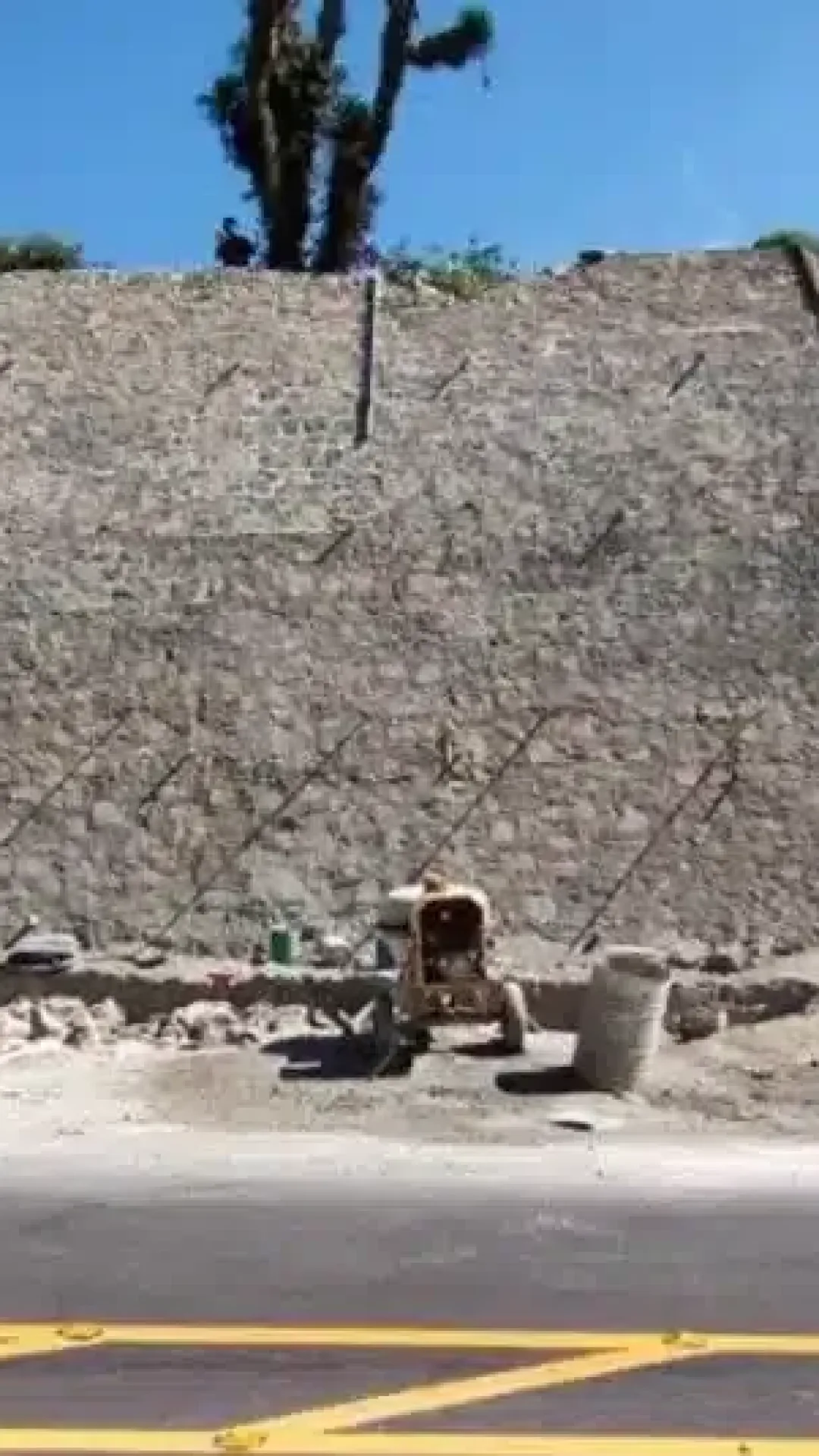 Pirâmide antiga é descoberta durante construção de estrada no México