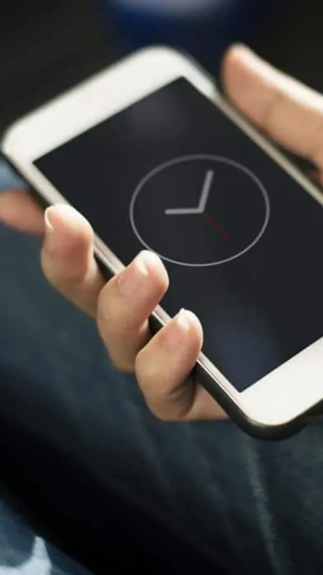 Pode custar caro: o erro ao carregar o celular que reduz a vida útil da bateria