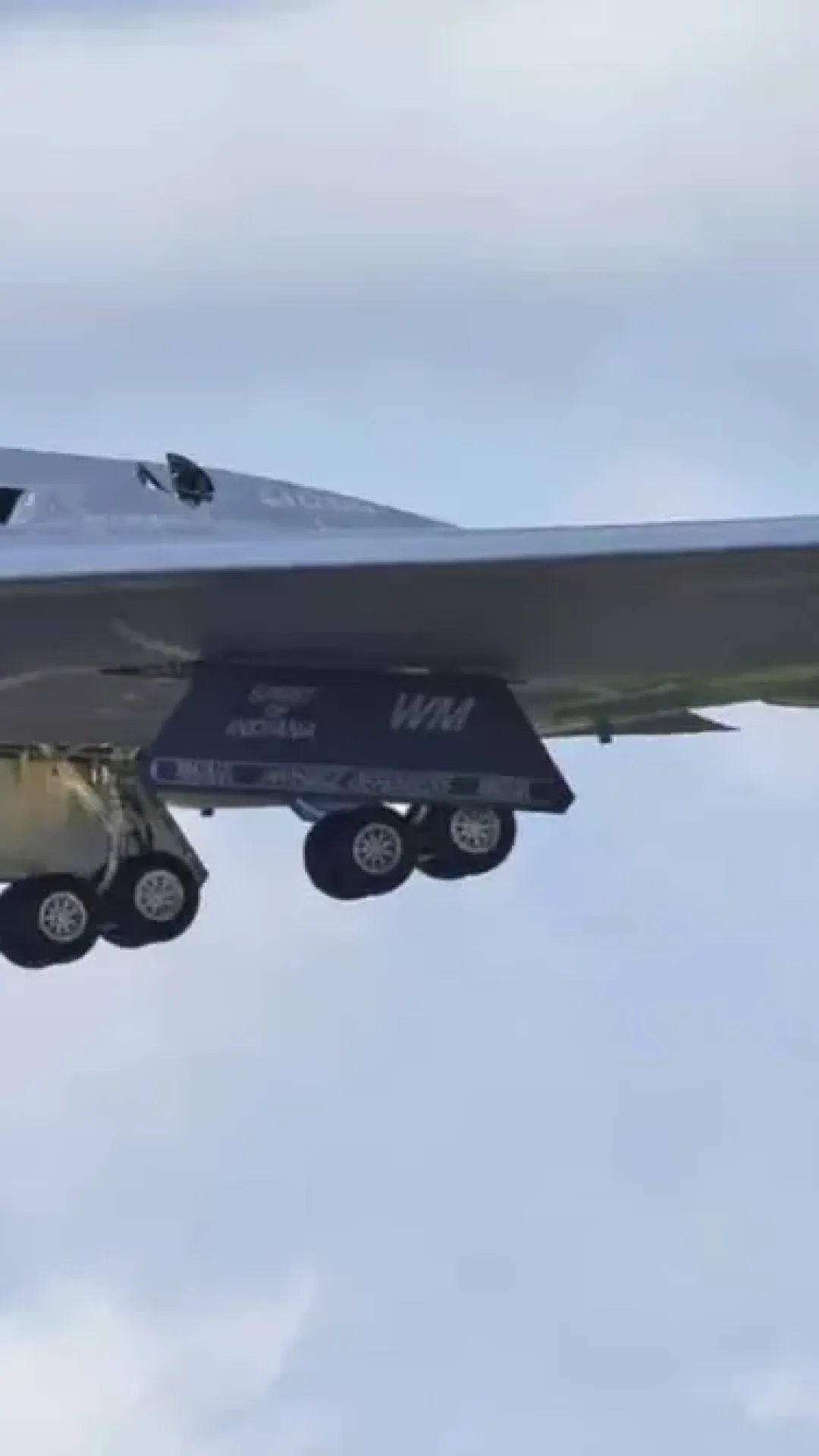 Por dentro de um bombardeiro furtivo dos EUA de US$ 2.100.000.000 feito de material “que absorve radar”, tornando-o impossível de detectar