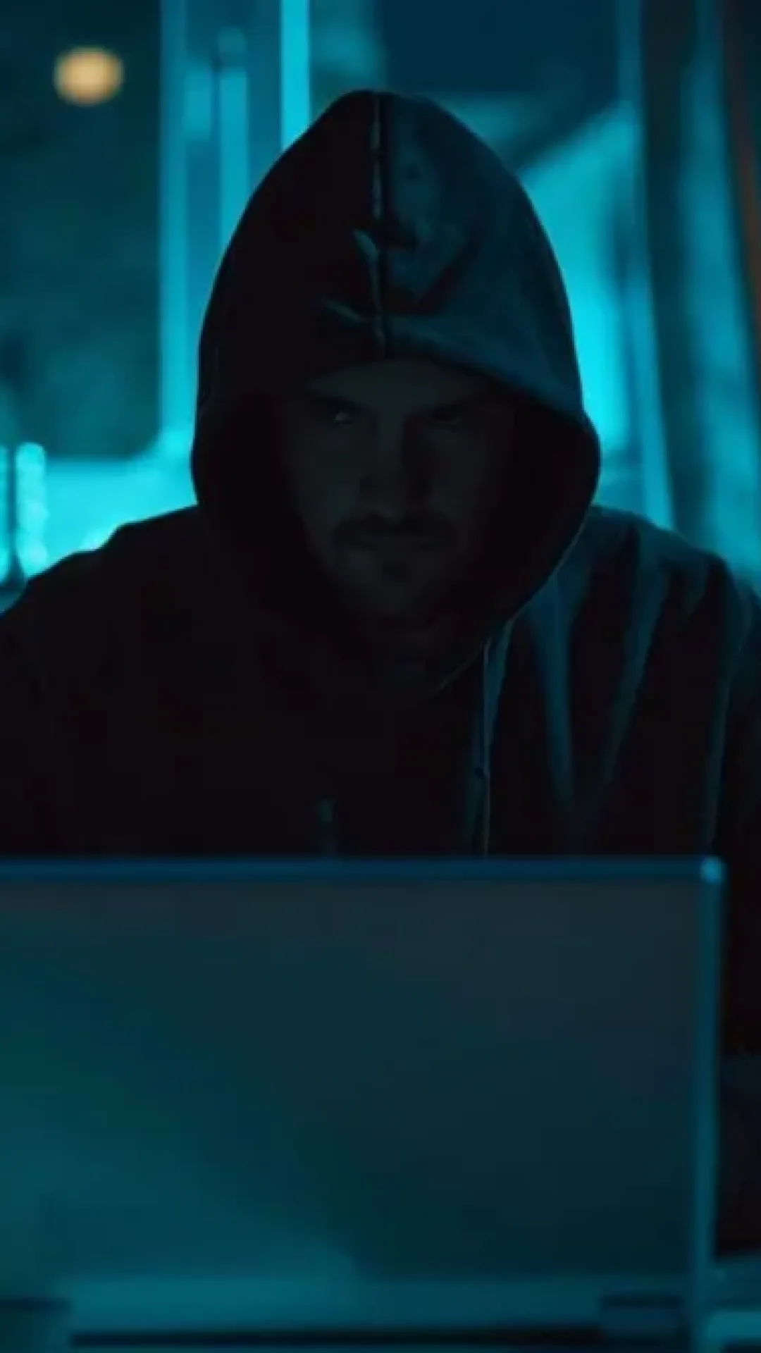 TikToker revela horrores na dark web e causa polêmica