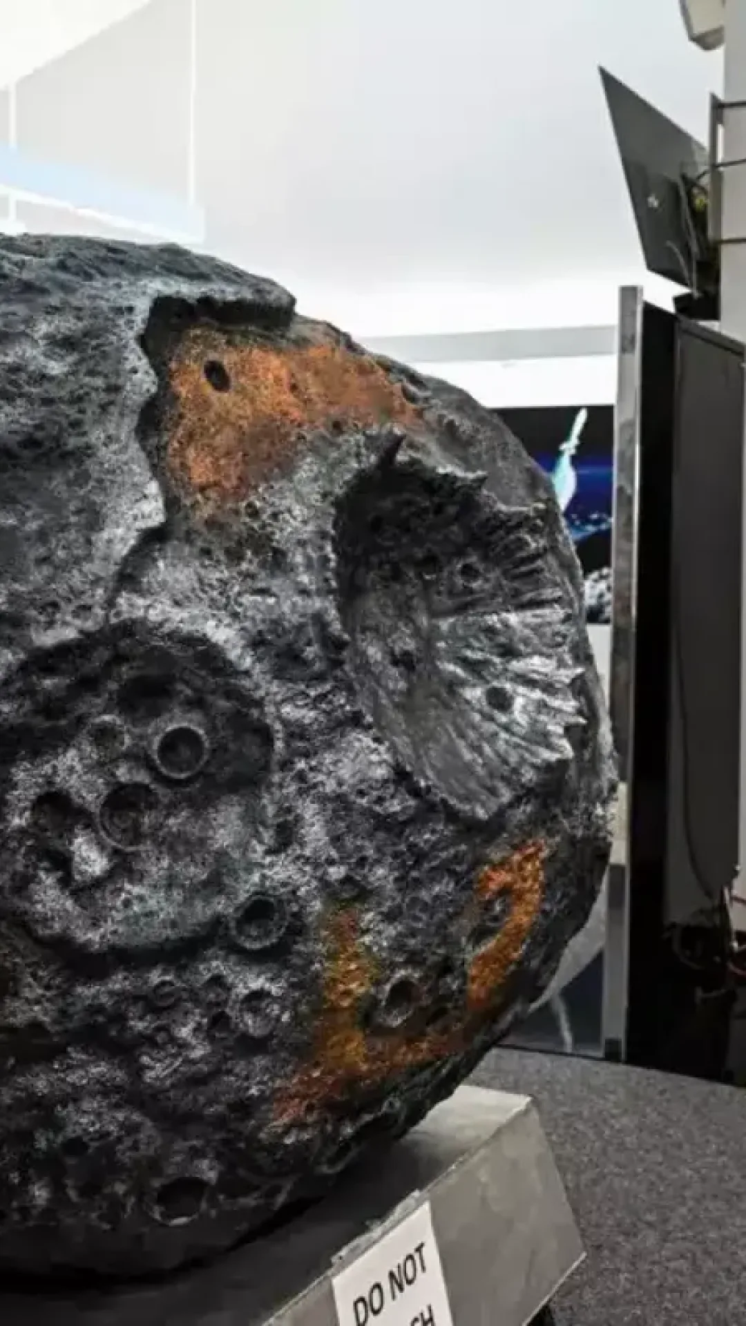 Um asteroide avaliado em $10.000.000.000.000.000.000 que a NASA está capturando poderia dar a cada pessoa na Terra cerca de $1.246.105.919