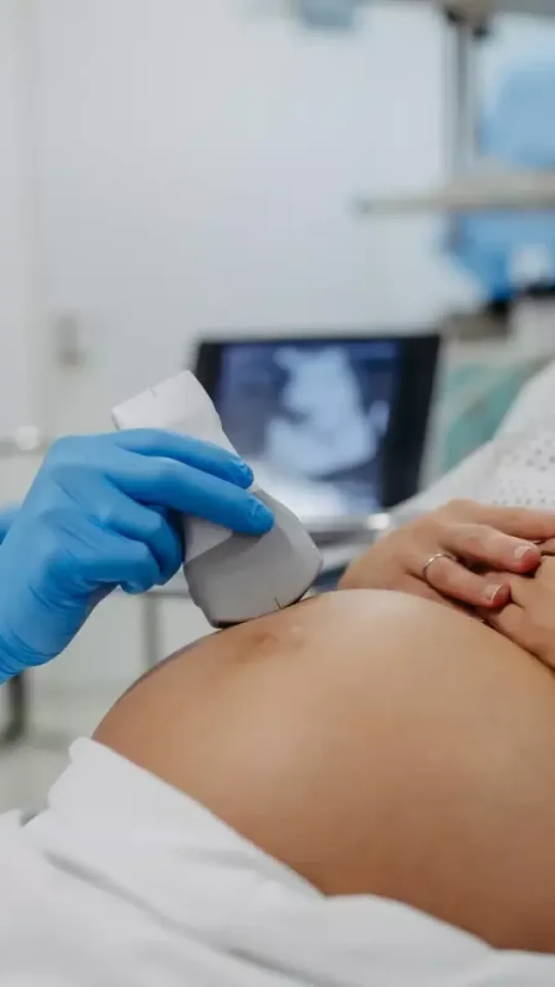 Vídeo chocante mostrando como um bebê cresce dentro do corpo de uma mulher está deixando as pessoas boquiabertas