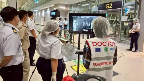 Surto de vírus mortal sem cura leva aeroportos a adotarem medidas no estilo da COVID