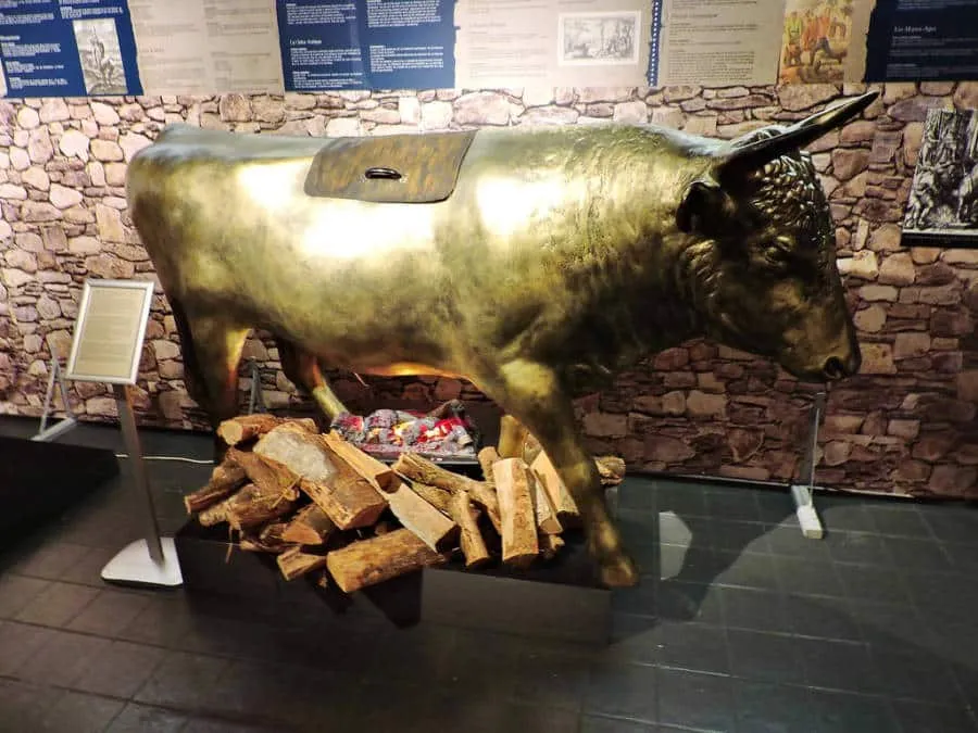 Touro de Bronze: A máquina de tortura cruel de Perilau