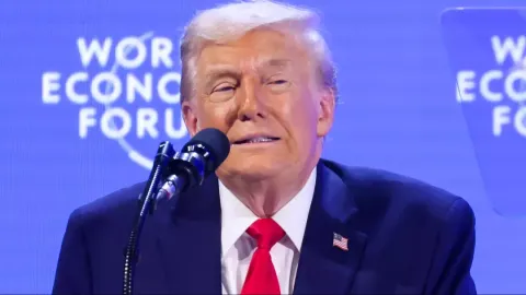 Trump afirma que a Europa costumava chamá-lo de “papai” enqu