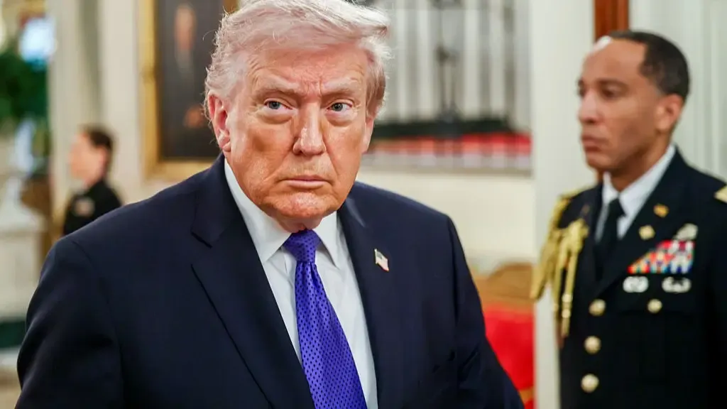 Trump alerta que o Irã será atingido com “destruição total e
