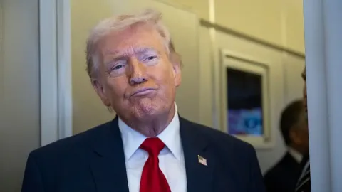 Trump emite um aviso firme à OTAN caso os aliados não ajudem