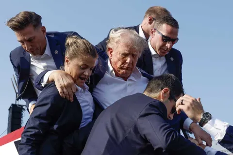 Trump fez um ‘movimento que lhe salvou a vida’ instantes antes do atentado
