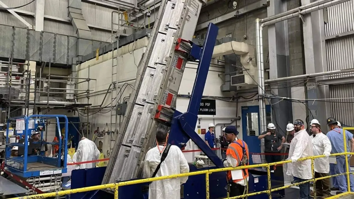 Um trabalhador de uma usina nuclear nos EUA caiu na cavidade