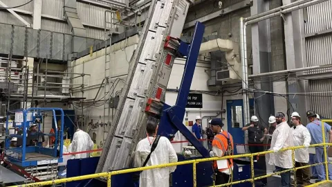 Um trabalhador de uma usina nuclear nos EUA caiu na cavidade