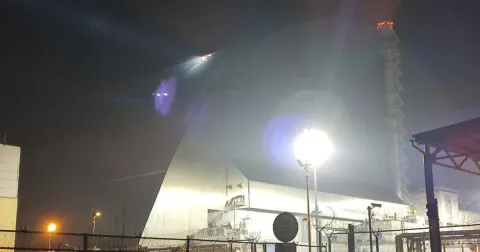 Vídeo assustador mostra drone atingindo usina de Chernobyl q