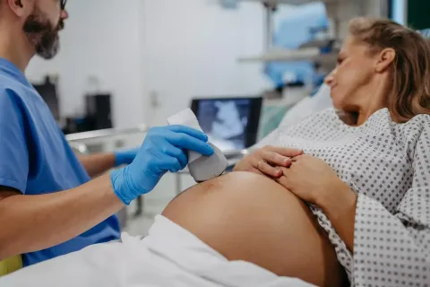 Vídeo chocante mostrando como um bebê cresce dentro do corpo