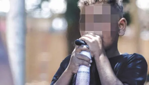 Vídeos de “Chroming” no TikTok preocupam especialistas de saúde – Entenda o motivo