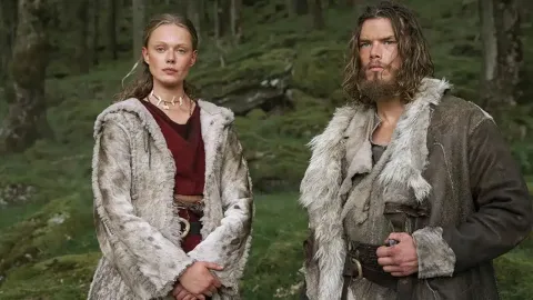Vikings: Valhalla conquista fãs que esperam por 3ª temporada