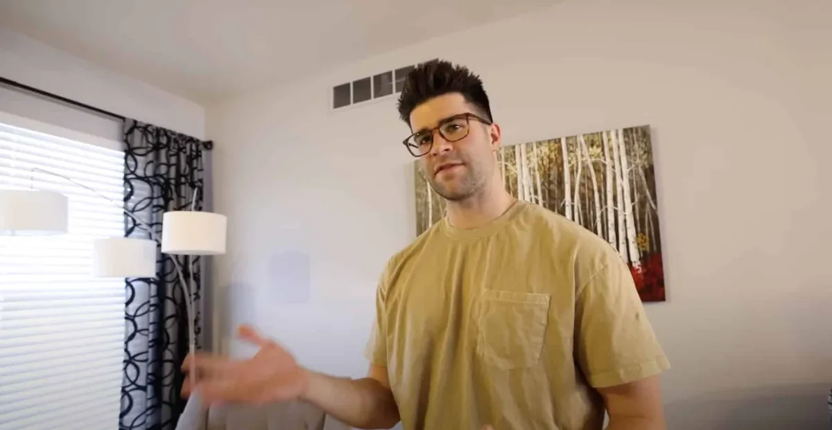 YouTube experimenta ficar sem sentar durante 1 semana e reve